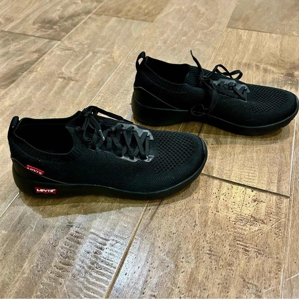 Levi’s Men’s Beckham Knit Shoes Black Size 4 EUC